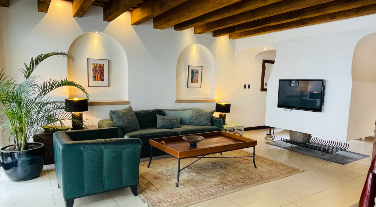 Art & Interiors